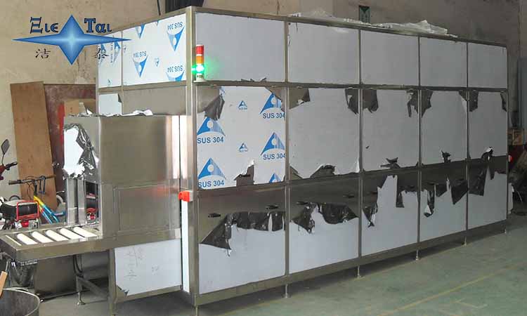 多槽超聲波清洗機(jī)使用注意事項(xiàng)