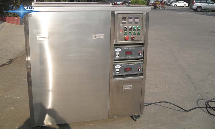 全自動(dòng)超聲波噴淋清洗機(jī)如何將產(chǎn)品清洗干凈的？