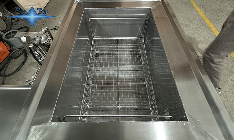 超聲波清洗機(jī)為什么可以”擊穿”?深入解析空化效應(yīng)的力量與安全使用指南 超聲波清洗機(jī)為什么可以”擊穿”?深入解析空化效應(yīng)的力量與安全使用指南